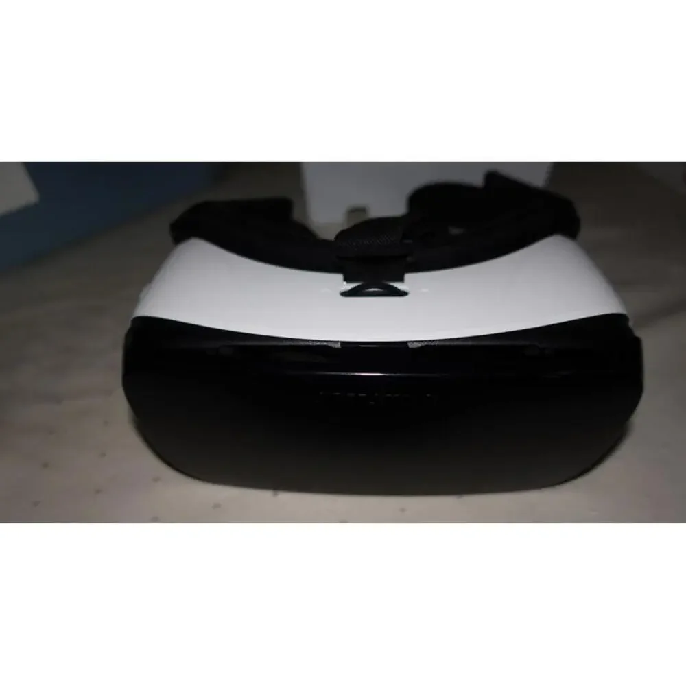 Samsung Gear VR White Black Oculus 360° Portable Smartphone VR Headset